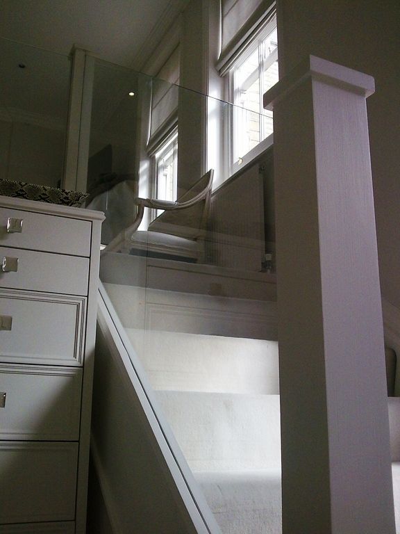 Bespoke-Glass-Balustrades-Partitions-and-Screens_117