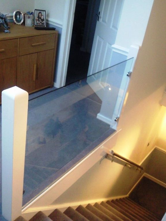 Bespoke-Glass-Balustrades-Partitions-and-Screens_152