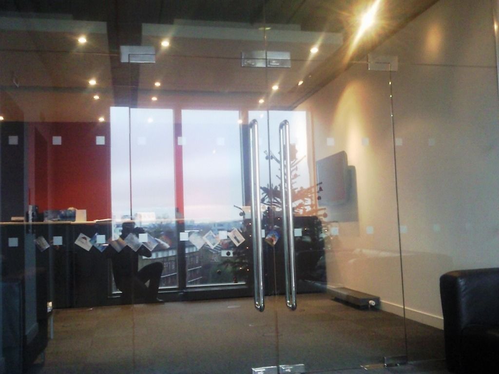 Bespoke-Glass-Balustrades-Partitions-and-Screens_155