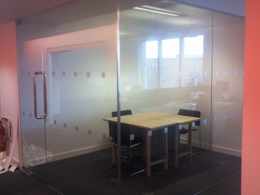 Bespoke-Glass-Balustrades-Partitions-and-Screens_156