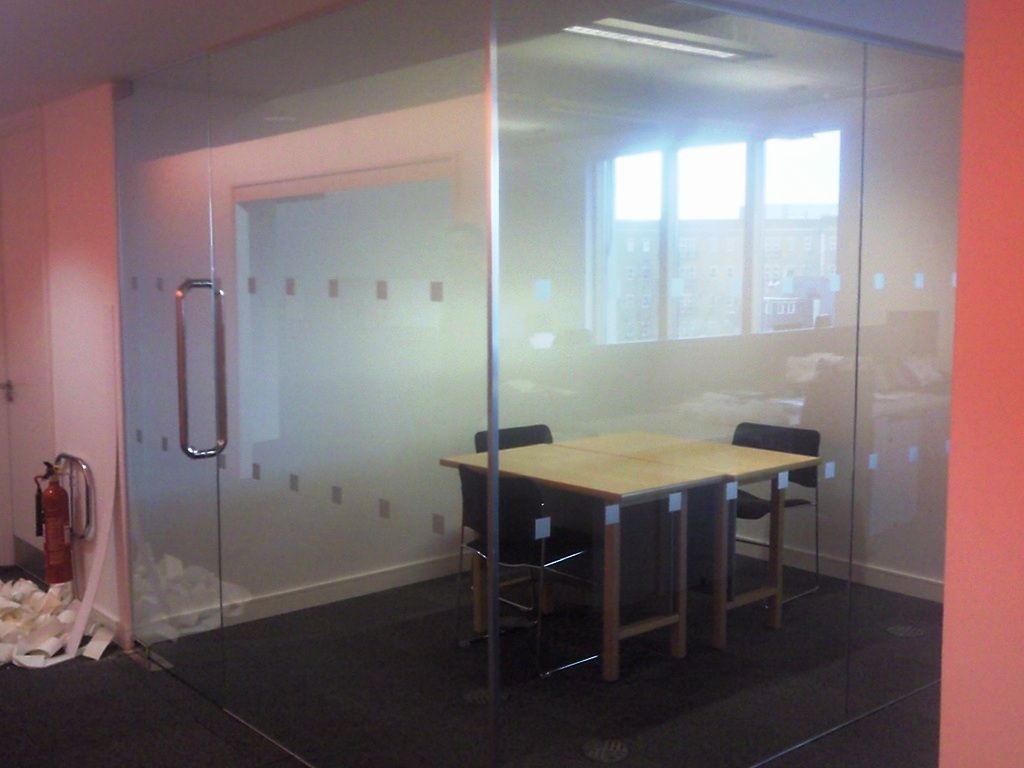 Bespoke-Glass-Balustrades-Partitions-and-Screens_157