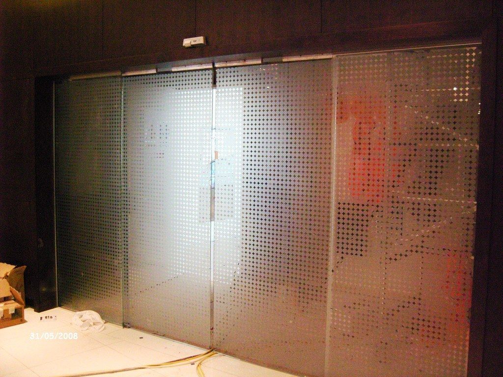 Bespoke-Glass-Balustrades-Partitions-and-Screens_163