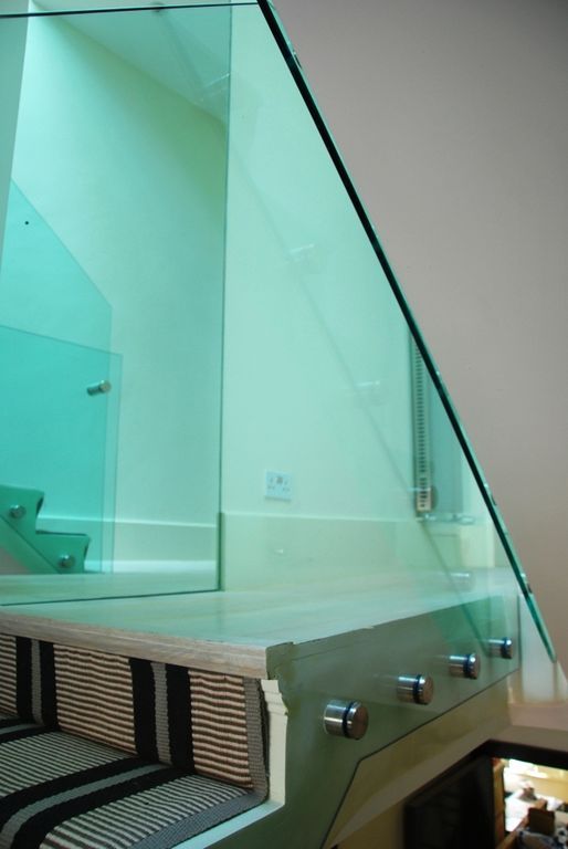 Bespoke-Glass-Balustrades-Partitions-and-Screens_172
