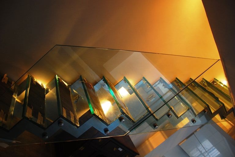 Bespoke-Glass-Balustrades-Partitions-and-Screens_174