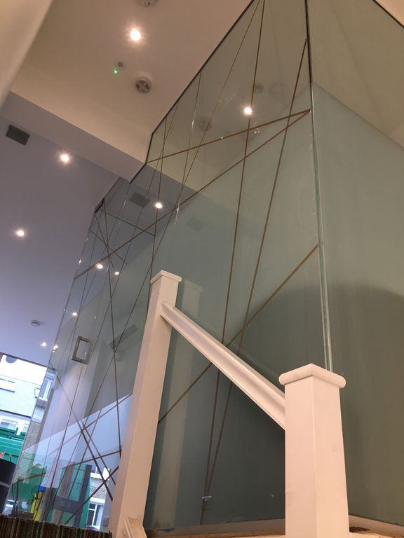 Bespoke-Glass-Balustrades-Partitions-and-Screens_184