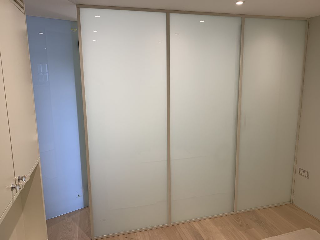 Bespoke-Glass-Balustrades-Partitions-and-Screens_199
