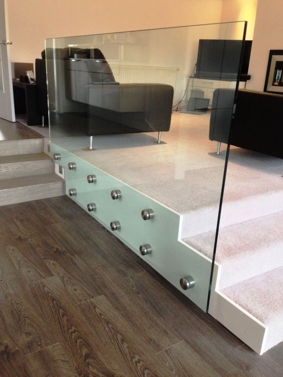 Bespoke-Glass-Balustrades-Partitions-and-Screens_208