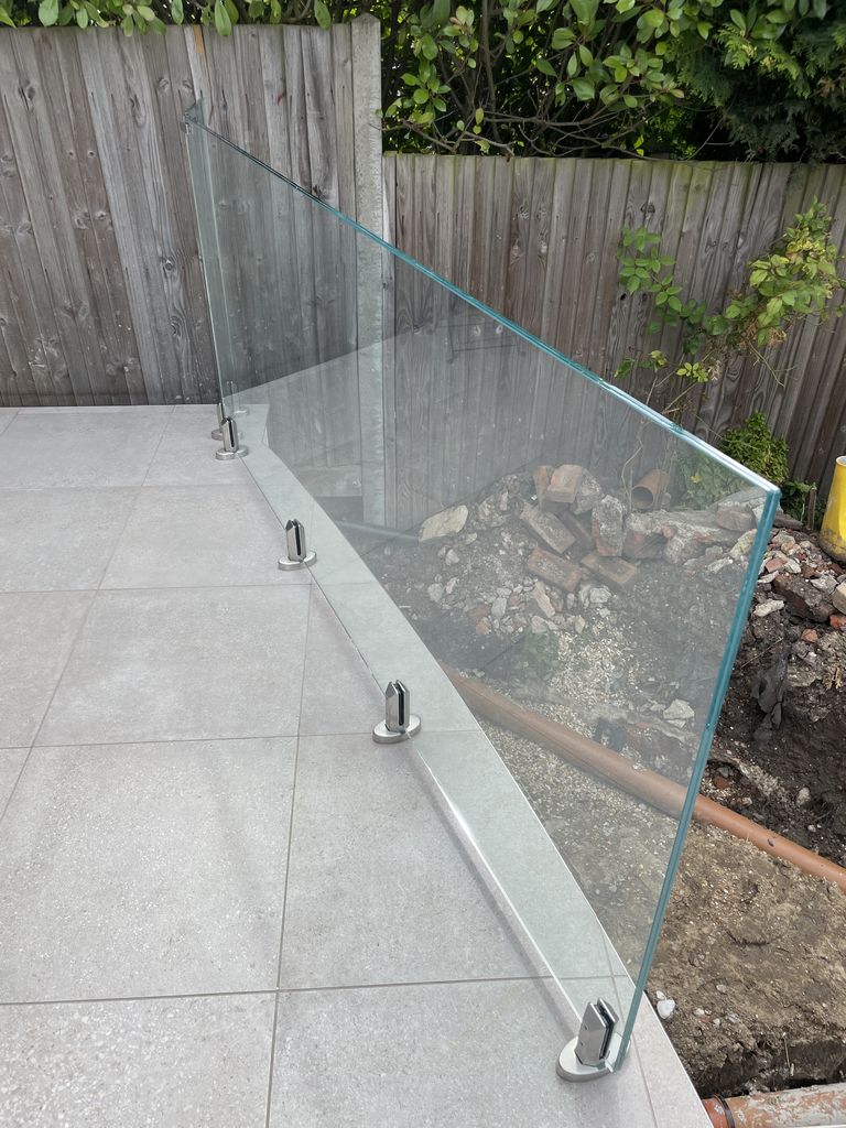 Bespoke-Glass-Balustrades-Partitions-and-Screens_22