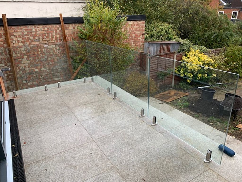 Bespoke-Glass-Balustrades-Partitions-and-Screens_233
