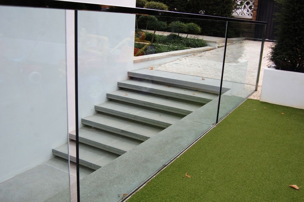 Bespoke-Glass-Balustrades-Partitions-and-Screens_42