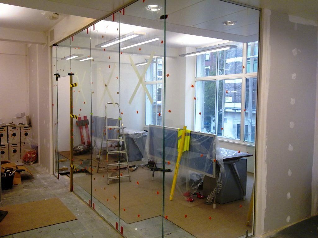Bespoke-Glass-Balustrades-Partitions-and-Screens_55