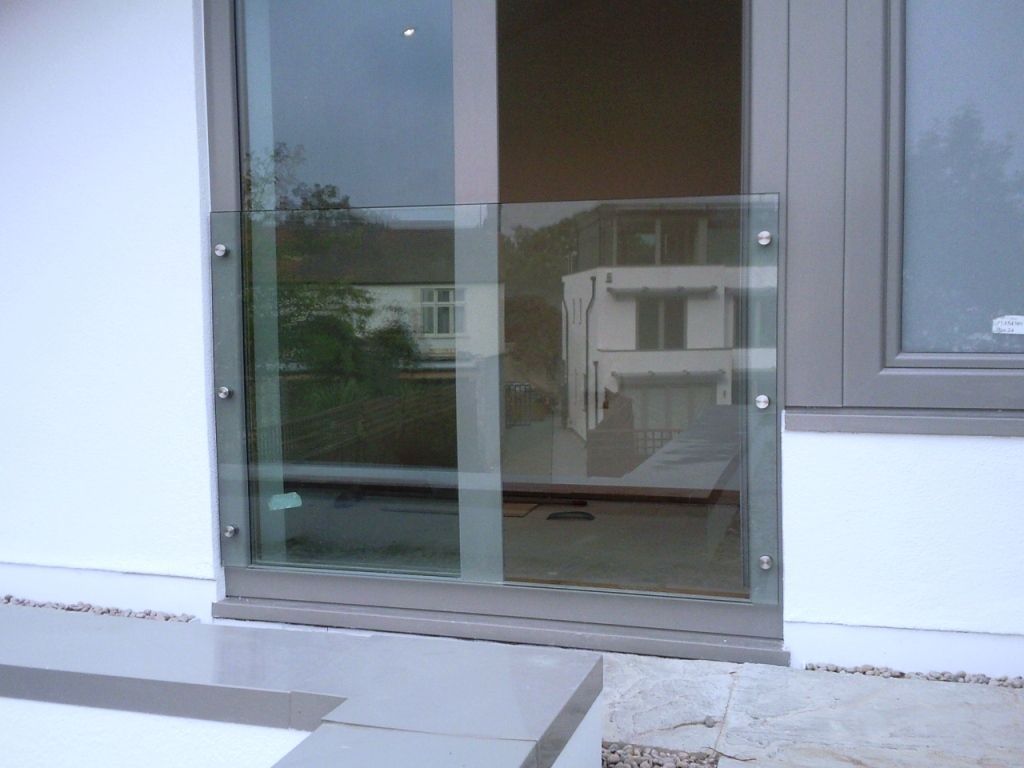 Bespoke-Glass-Balustrades-Partitions-and-Screens_59