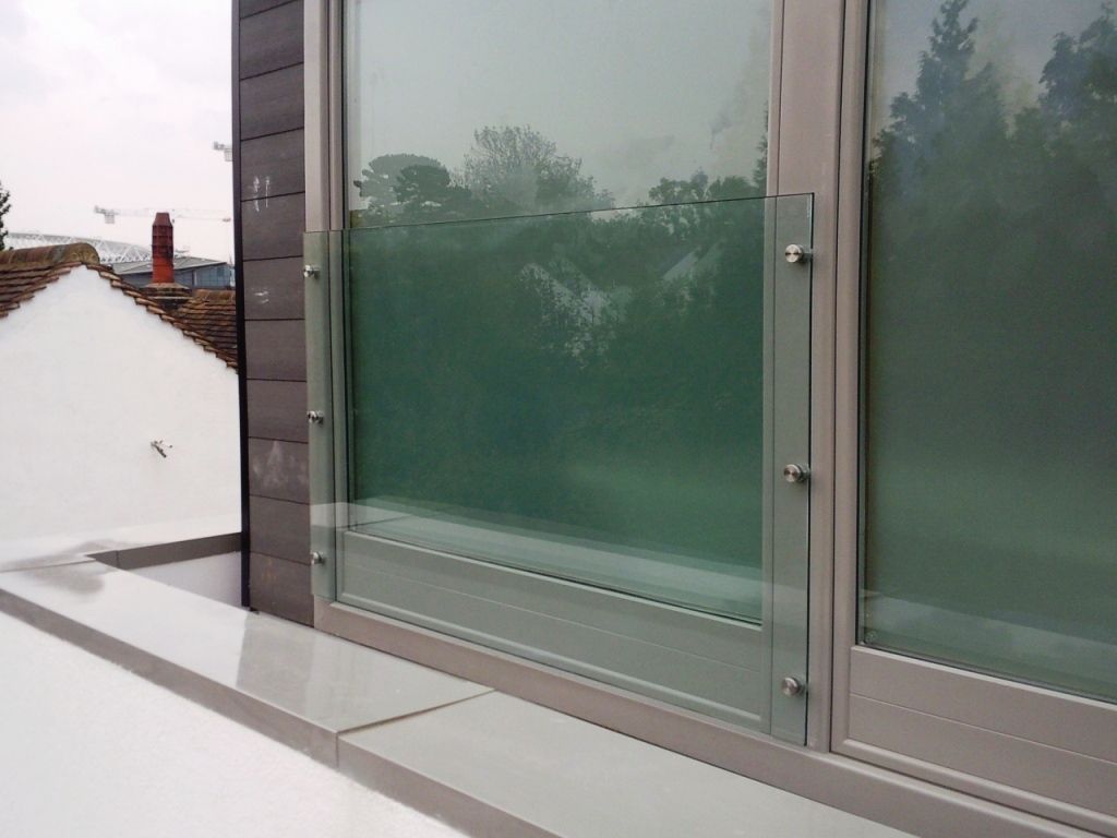 Bespoke-Glass-Balustrades-Partitions-and-Screens_61