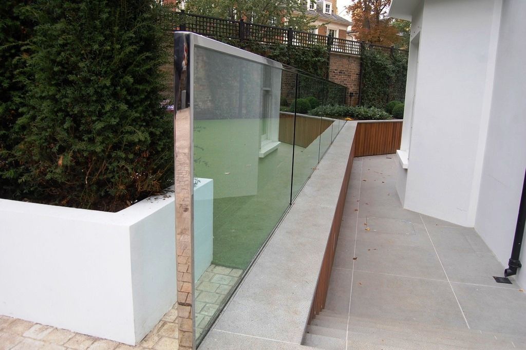 Bespoke-Glass-Balustrades-Partitions-and-Screens_73