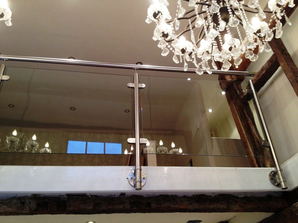 Bespoke-Glass-Balustrades-Partitions-and-Screens_94
