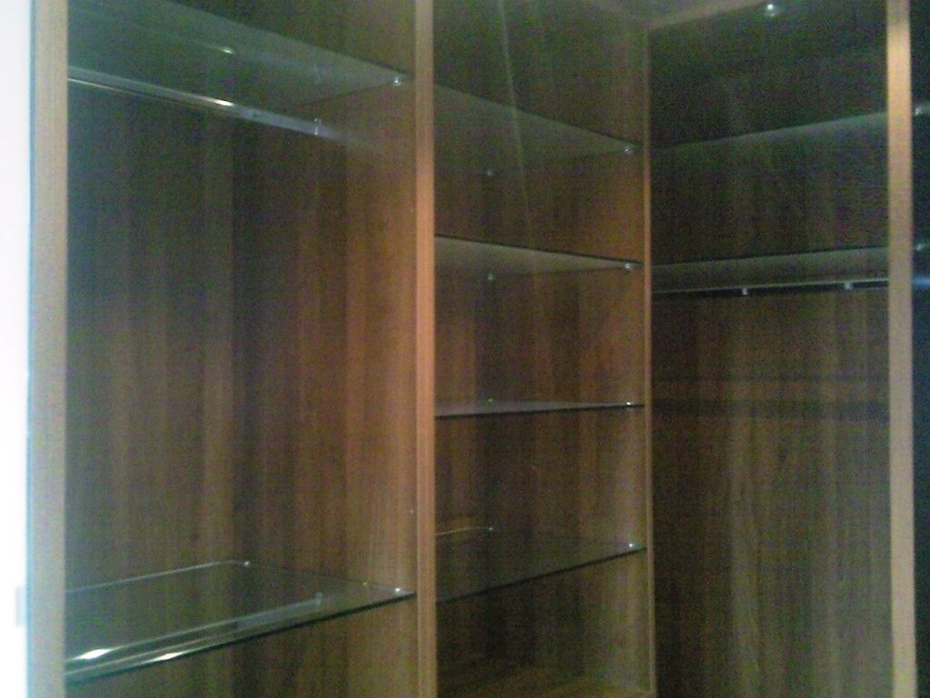 Nespoke-glass-shelves_19