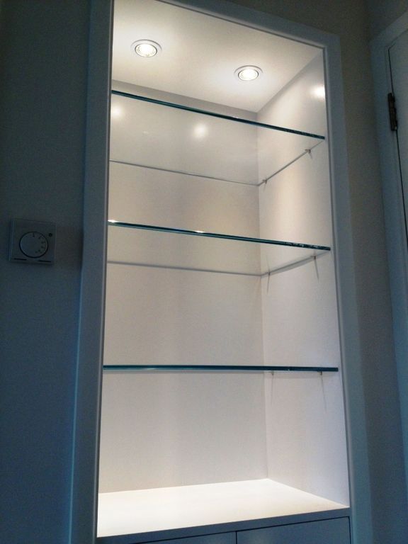 Nespoke-glass-shelves_24