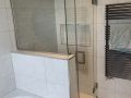 Bespoke-glass-shower-enclosure-and-screens_06