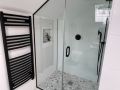 Bespoke-glass-shower-enclosure-and-screens_11