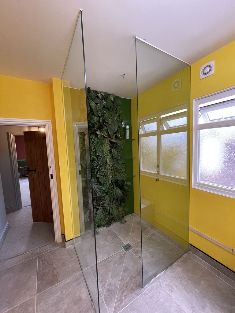 Bespoke-Shower-Screens-and-Enclosures_13