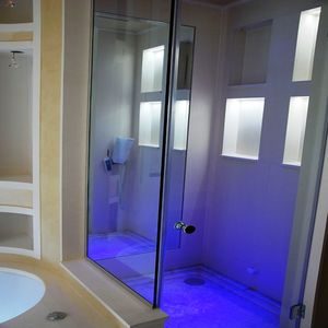 Bespoke Shower Glass - this images shows a bespoke glass shower enclosure