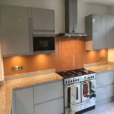 Cobham glass and glazing - an image of a bespoke glass splashback produced and installed by Hamilton Glass Products Ltd